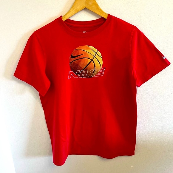 Nike Red Short Sleeve Kids Tee with Basketball Graphic - Picture 1 of 5